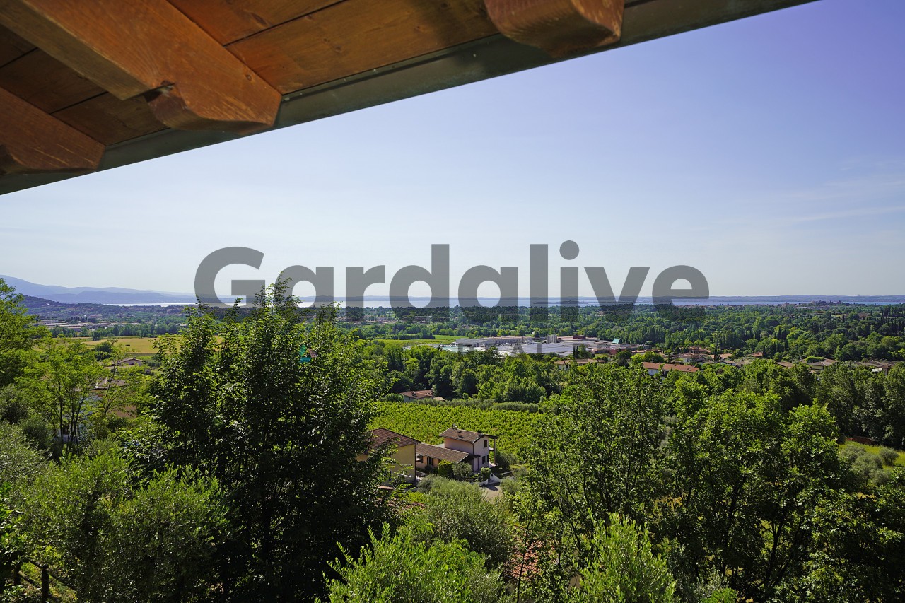POLPENAZZE DEL GARDA –  VILLA SINGOLA VISTA LAGO CON PISCINA