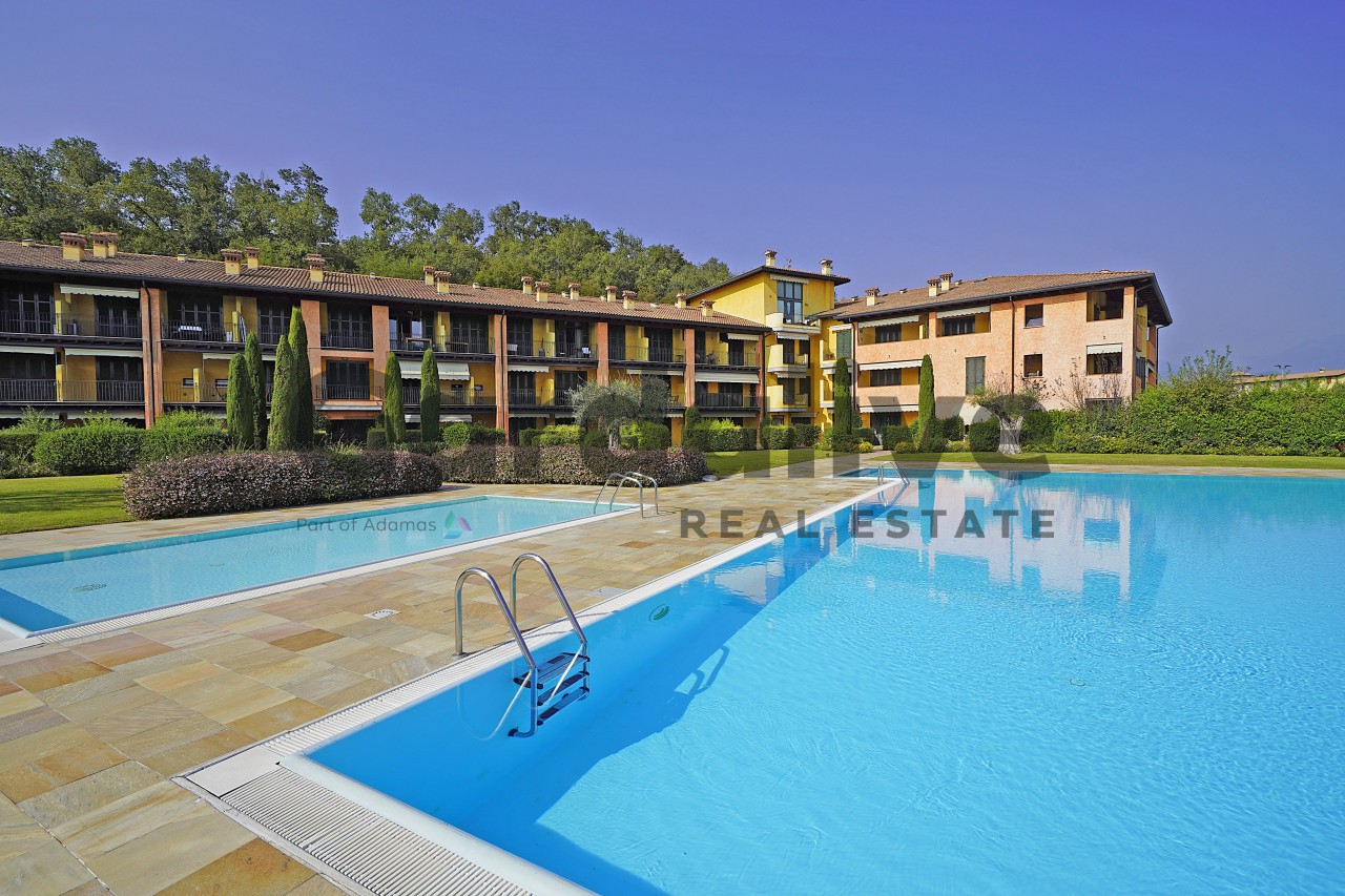 Trilocale Elegante con Vista Lago a Puegnago sul Garda