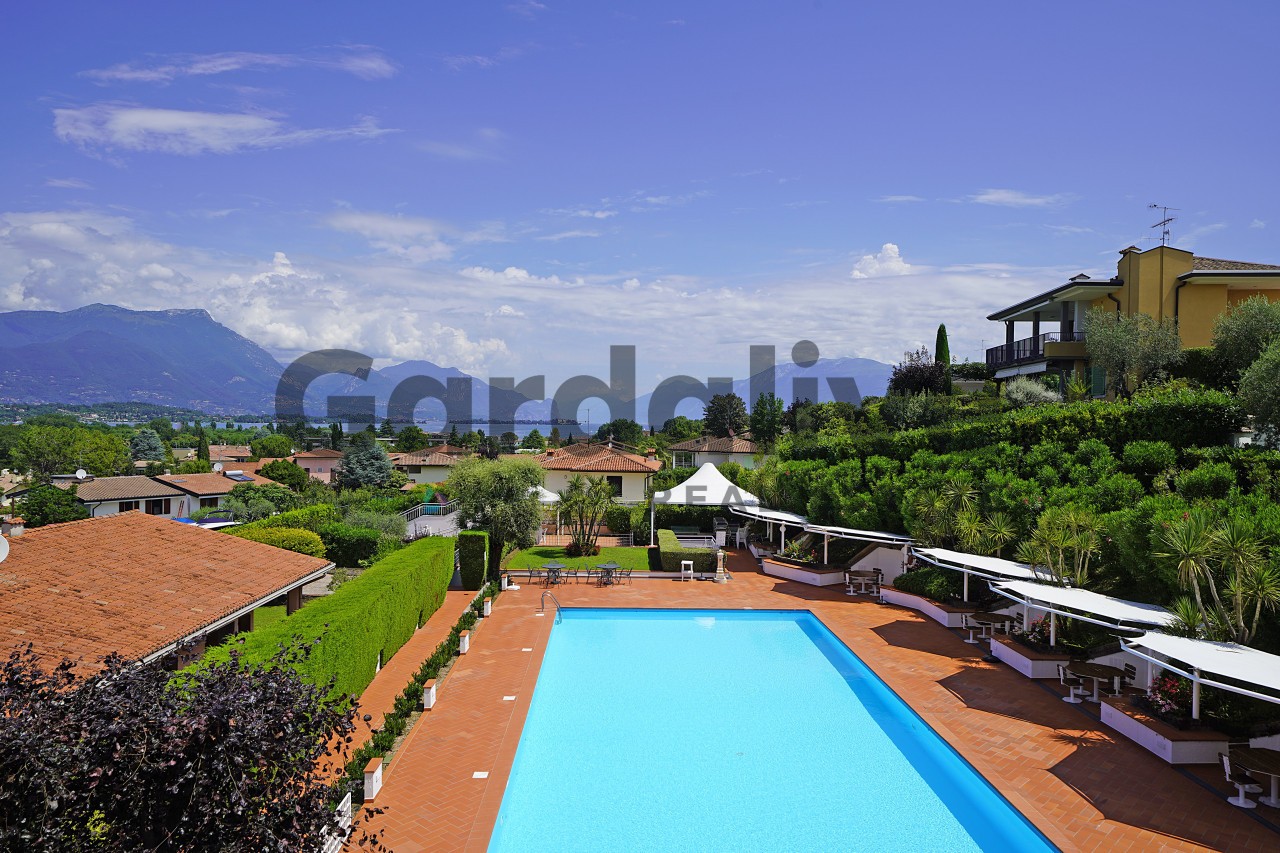 Manerba del Garda – Appartamento con terrazzo a Due Passi da Porto Torchio