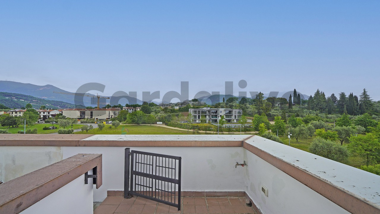 Villa a schiera con giardino e garage in vendita a Salò
