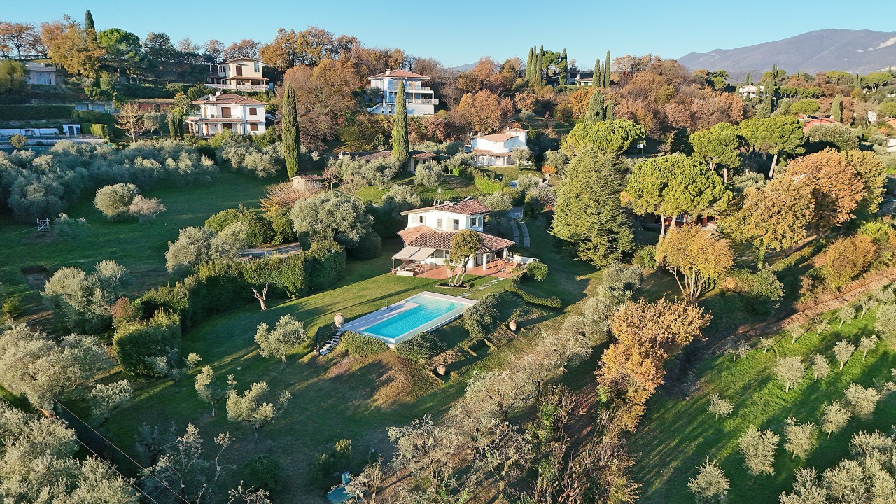 Villa esclusiva a San Felice del Benaco in vendita